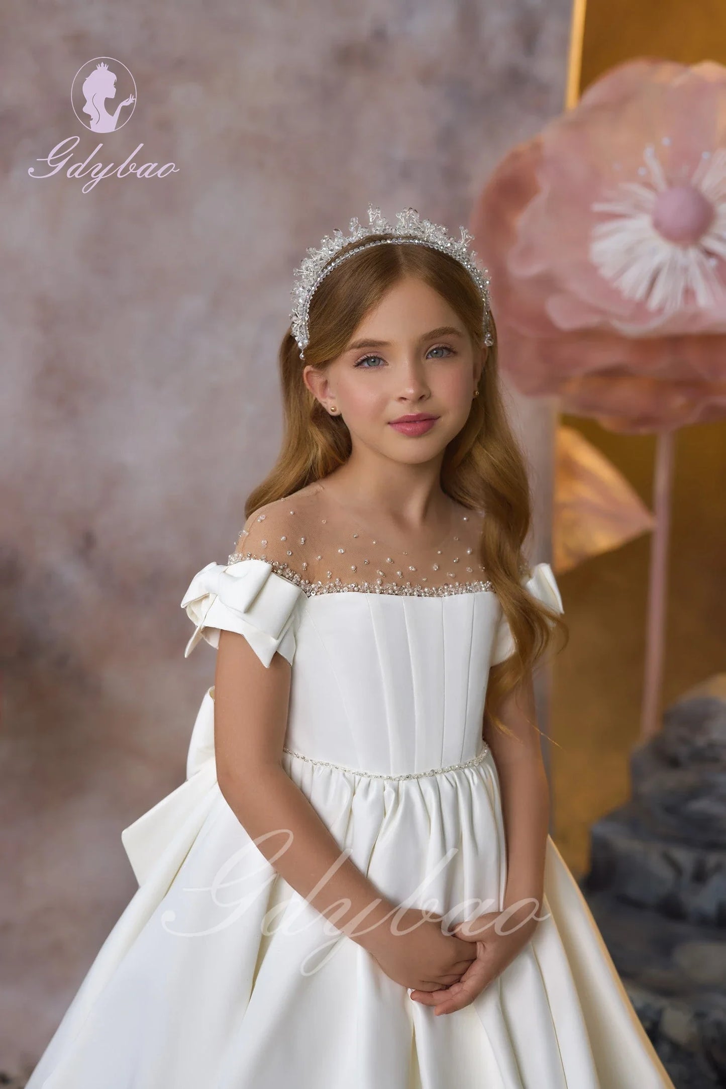 Elegant Satin Flower Girl Dress For Wedding Beaded Short Sleeves Puffy With Bow Kids Birthday Party First Communion Ball Gown