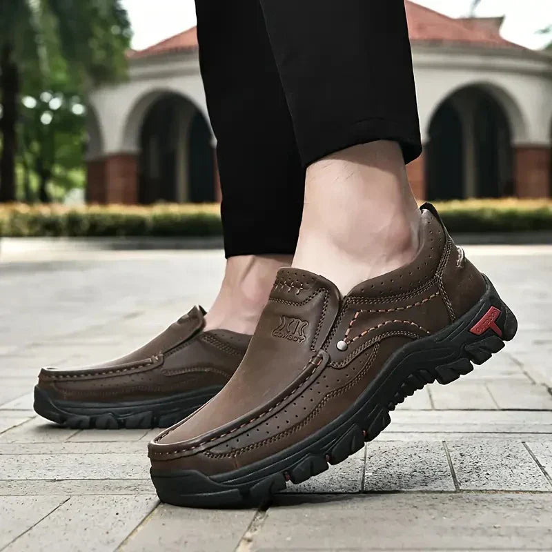Handmade Leather Men Shoes Casual Outdoor Slip On Loafers Men Leather Shoes Flats Moccasins Walking Shoes Non-Slip