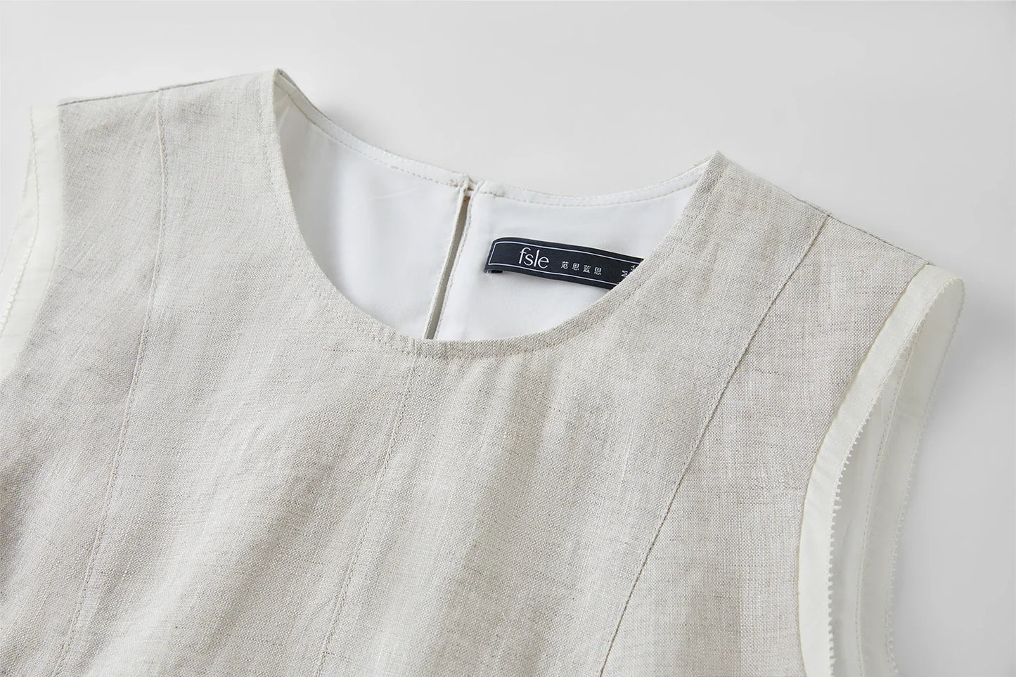 Sleeveless Round Neck Women's Shirt Subtle A Line Style 2025 Summer New Collection Shirts 25FE12079