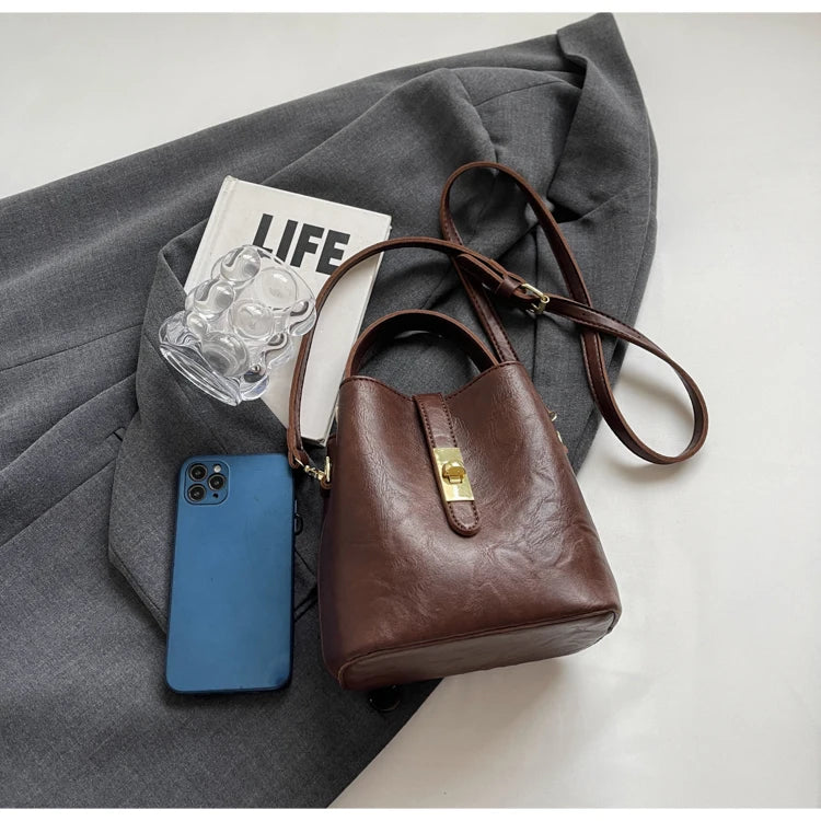 Retro small bag women 2024 new autumn/winter messenger bag fashion HOT portable bucket bag