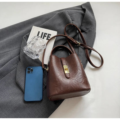 Retro small bag women 2024 new autumn/winter messenger bag fashion HOT portable bucket bag