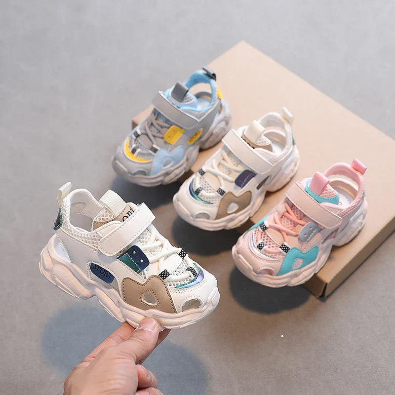 Kids Sports Sandals Fashion Classic 2025 Summer Boys Girls Beach Shoes Cut-outs Air Mesh Breathable Hollow Casual Fashion Sandal