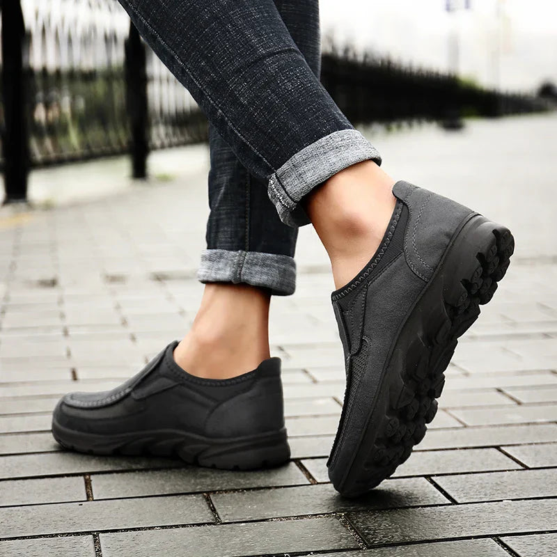 Fashion Leather Men Casual Shoes Retro Mens Loafers Moccasins Breathable Slip on Driving Shoes Mens Walking Sneakers Size 39-48