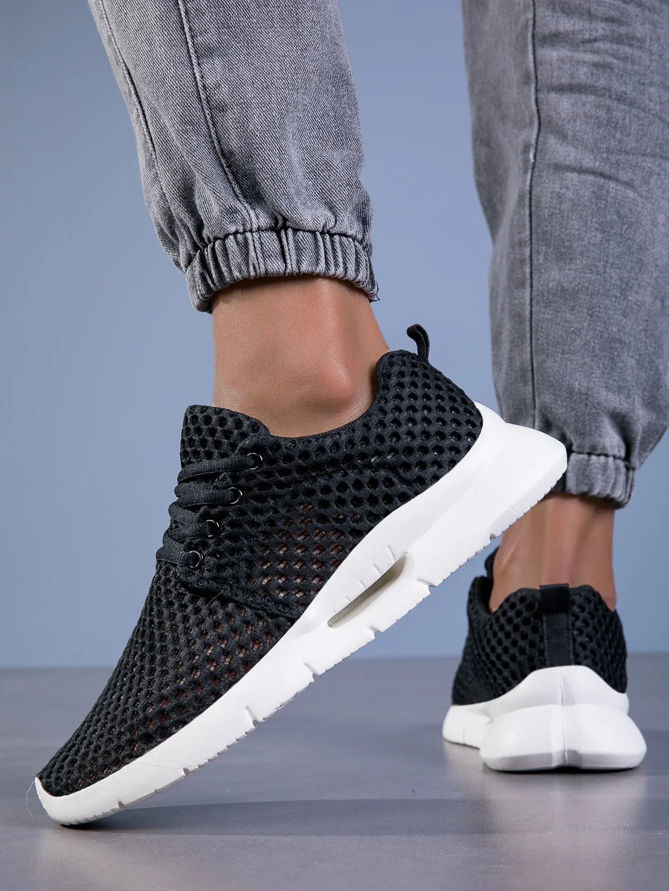 Men's Mesh Breathable Casual Comfortable Walking Shoes