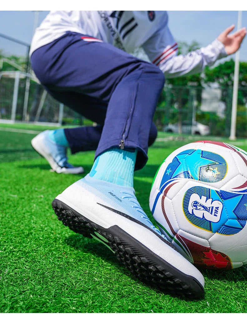 New Men Soccer Shoes Futsal Cleats Ultralight Hot Sale Football Boots Unisex High-quality Women Professional TF/FG Sneakers