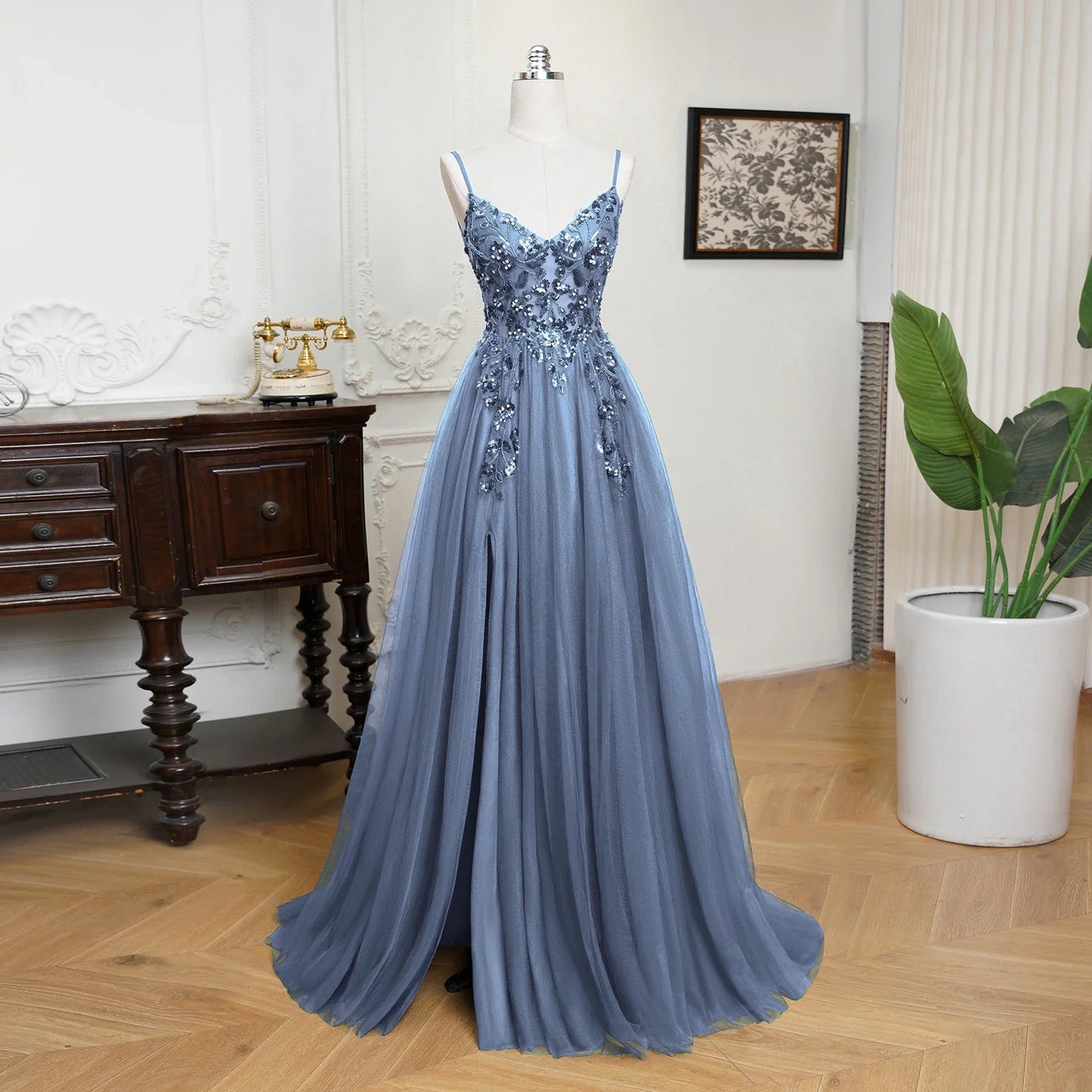 Sling Evening Dresses Sexy Spaghetti Straps V-Neck Illusion Sequins Appliques Prom Dress A-Line Train High Split Gowns