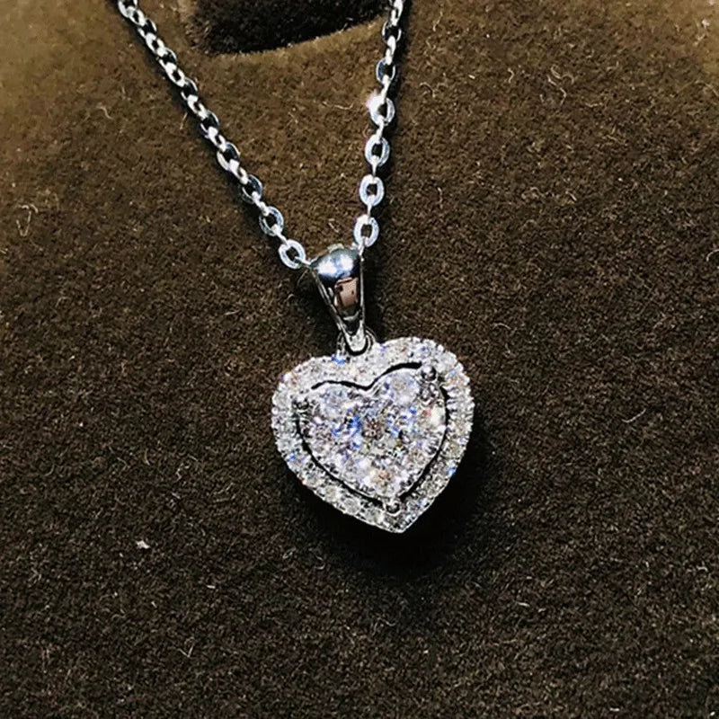 2.3mm Round Halo Moissanite Necklace Exquisite 14K Gold Filled Heart-shaped Pendant Necklaces For Valentine's Day Jewelry