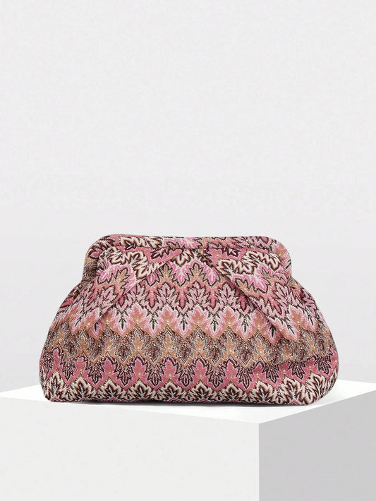 New Bohemian Style Retro Jacquard Pleated Cloud Clutch Bag, Niche Design with a High-End Feel, Elegant Socialite Evening Bag, Versatile Commuter Makeup Bag, Exclusively for Women (Random Patterns)
