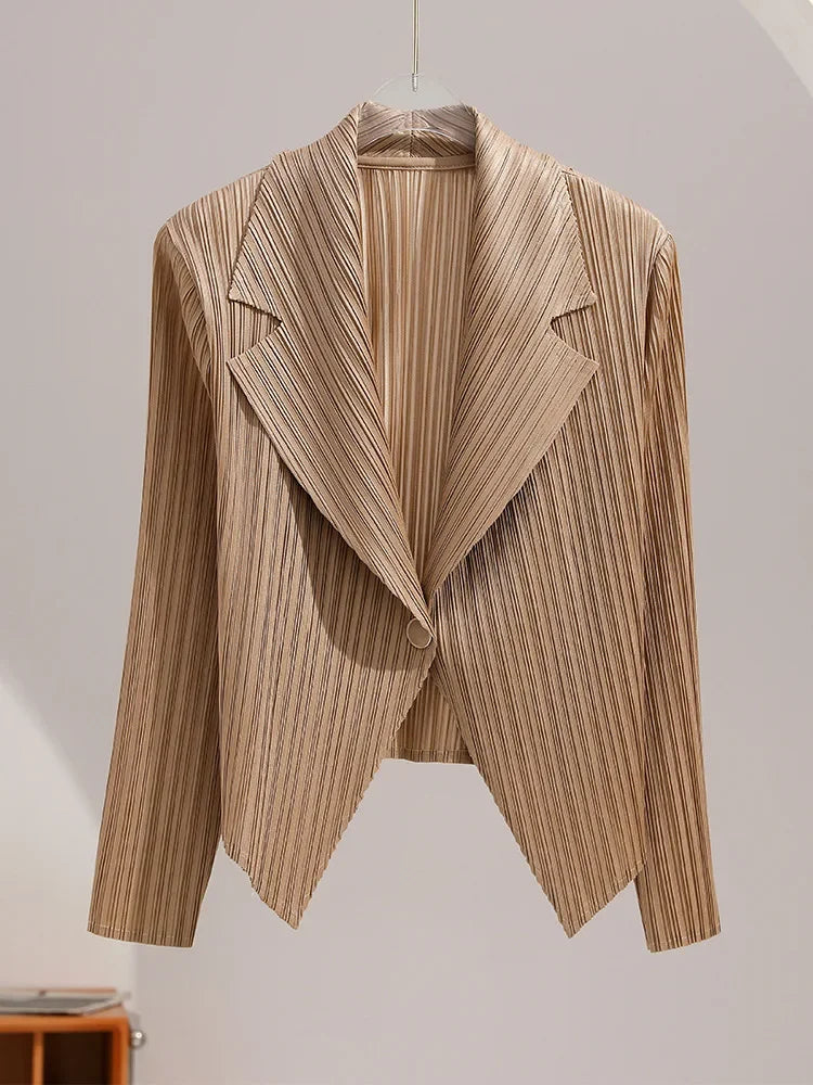 Miyake Pleated Coat Women's Early Autumn New Style 2023 Fashionable Versatile Suit Collar One Button Temperament Short Suit Top