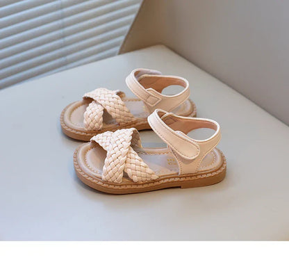 Toddlers Girls Sandals Kids Princess Beach Shoes 2026 Brand New Cross Tied Weave Style Fashion Children Summer Sandals Soft Cute
