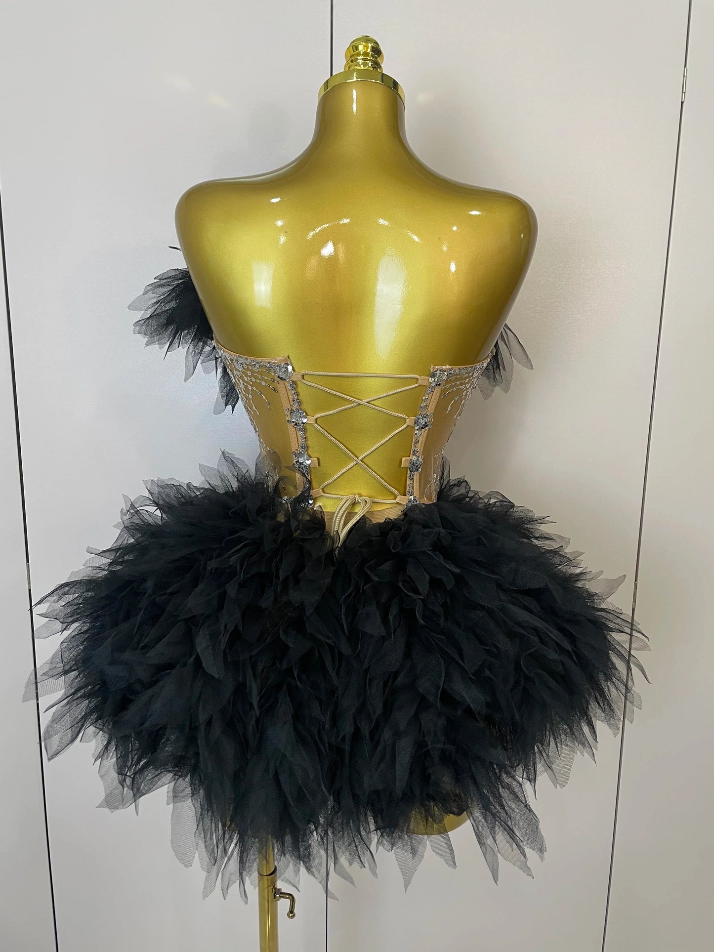 2025Women Sexy Backless Strap Mesh Fluffy Skirt 2 Pieces Diamond Sequins Stage Performance Costume Birthday Party Shooting Dress