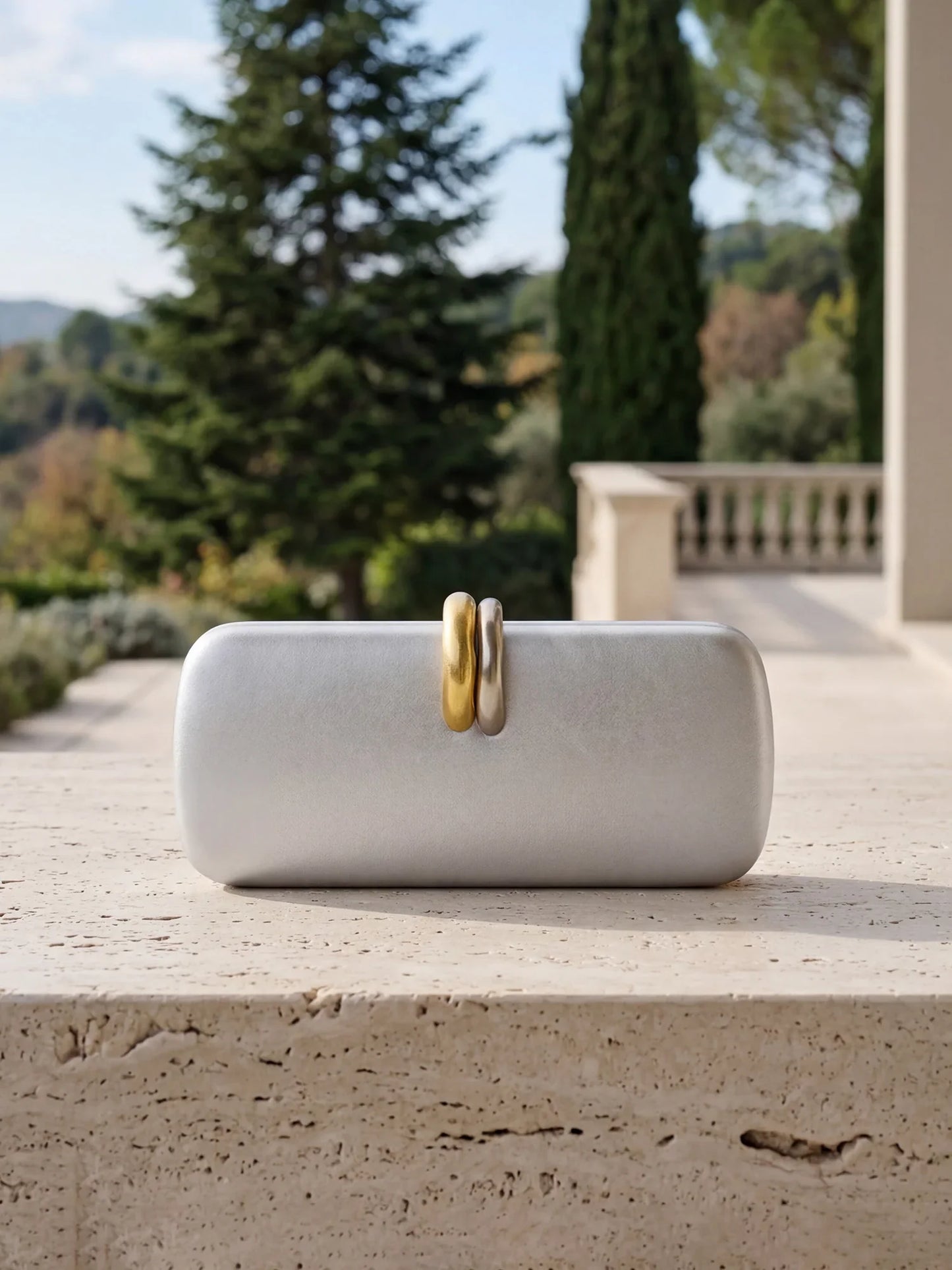 Stylish and luxurious design womens clutch evening bag shoulder bag/crossbody bag with chain suitable for weddings and parties.