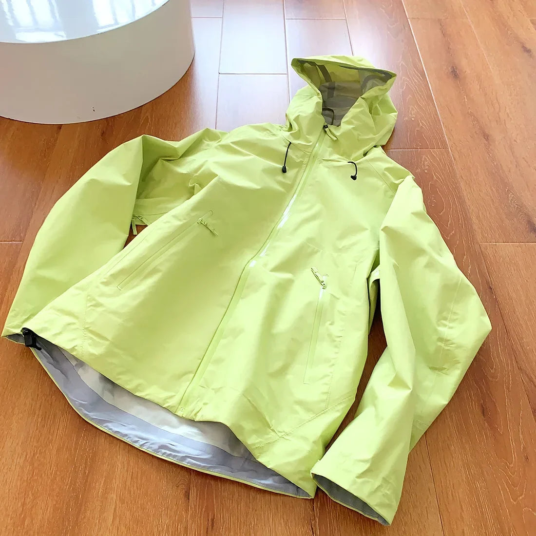 2026 New Storm Jacket Lovers Outdoor Sports Camping Mountain Skiing Trend Fashion British Wind Leisure Waterproof Storm Jacket