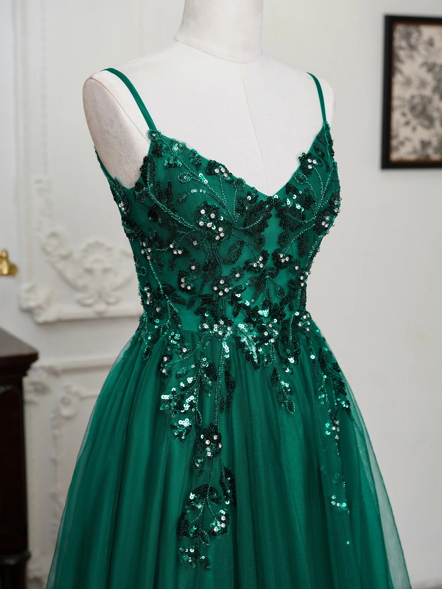 Sling Evening Dresses Sexy Spaghetti Straps V-Neck Illusion Sequins Appliques Prom Dress A-Line Train High Split Gowns
