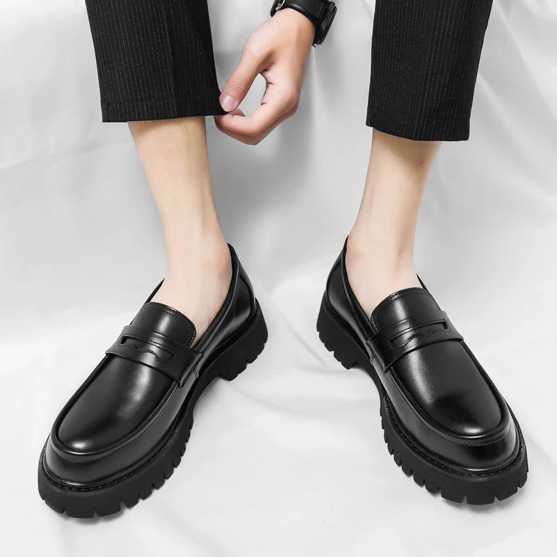 Man luxury Brand British Classic Pointed Dress Shoes Mens Patent Leather Black Wedding Shoes Oxford Formal Shoes Glossy Fashion