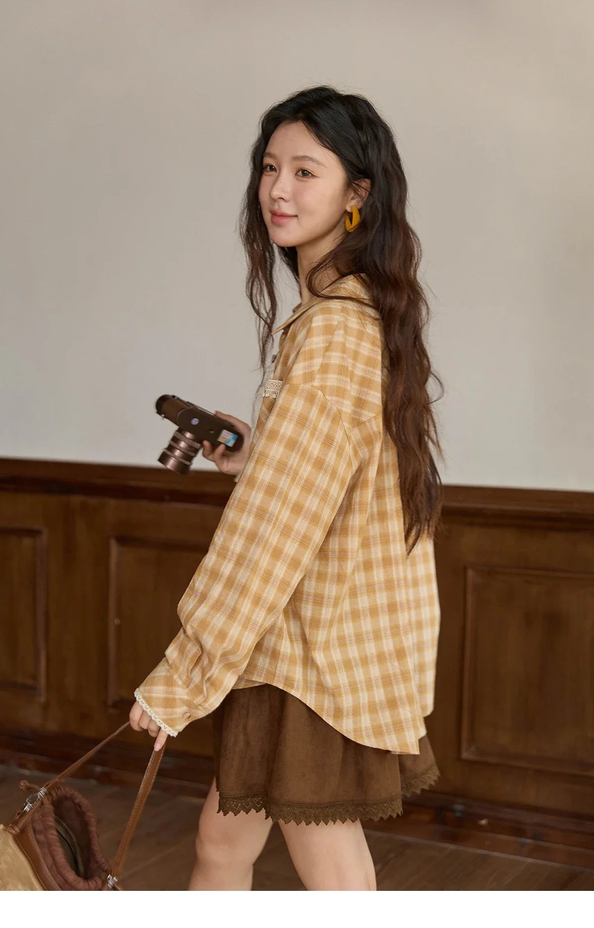 Women's Retro Plaid Long Sleeved Shirt 2025 Autumn Korean Loose Casual Plaid Top with Lace Pocket Lapel Shirts MXE43C2378