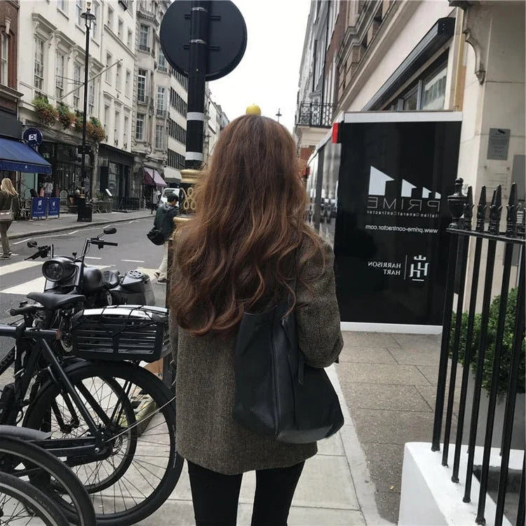 Korean Version Retro Women Long Sleeved Office Lady Short Blazer Coat 2025 Autumn Winter Single Breasted Vacation Tops Versatile