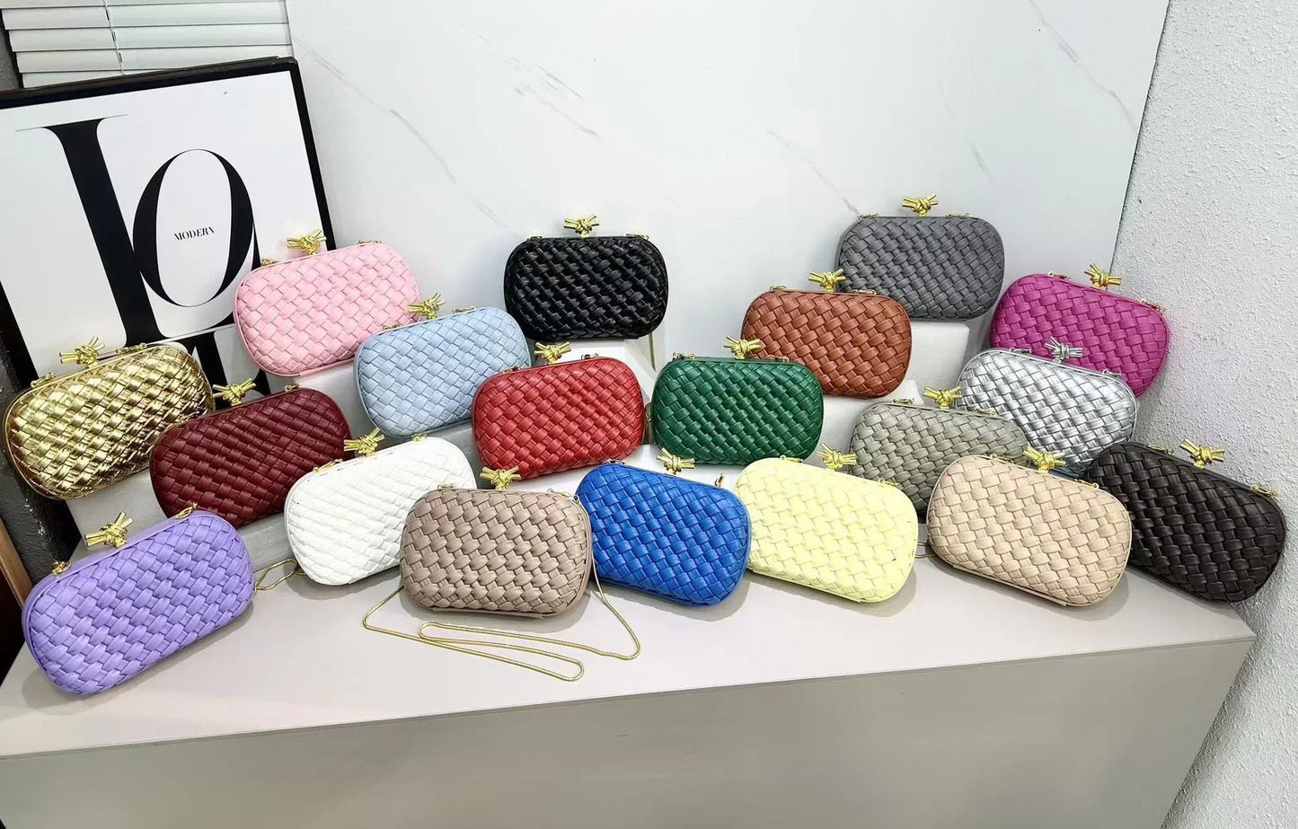 Elegant Box Shaped Dinner Clutch Crossbody Bag for Women Fashionable Chain Strap Handbag Retro Style Leather Handbag