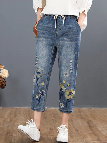2025 Chinese Summer Fashion Ladies Vintage Embroidery Jeans Women Casual Floral Denim Trousers Ripped Harem Pantalons