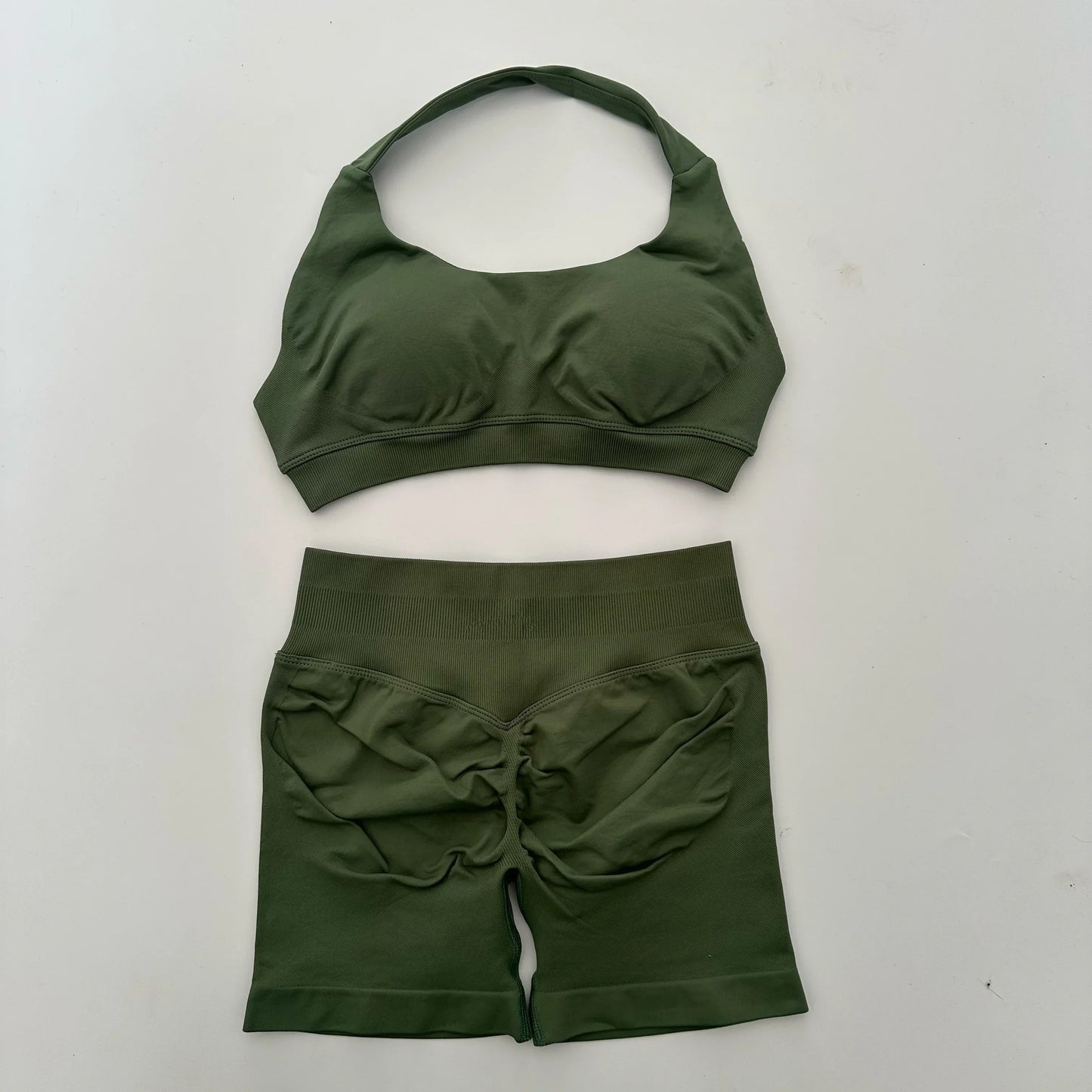 Yoga Shorts Set Seamless Yoga Set Workout Scrunch Shorts Sets Halter Sports Bra Scrunch Shorts Fitness Clothes Gym Suit