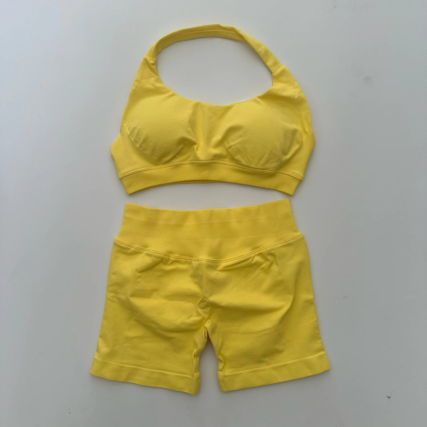 Yoga Shorts Set Seamless Yoga Set Workout Scrunch Shorts Sets Halter Sports Bra Scrunch Shorts Fitness Clothes Gym Suit
