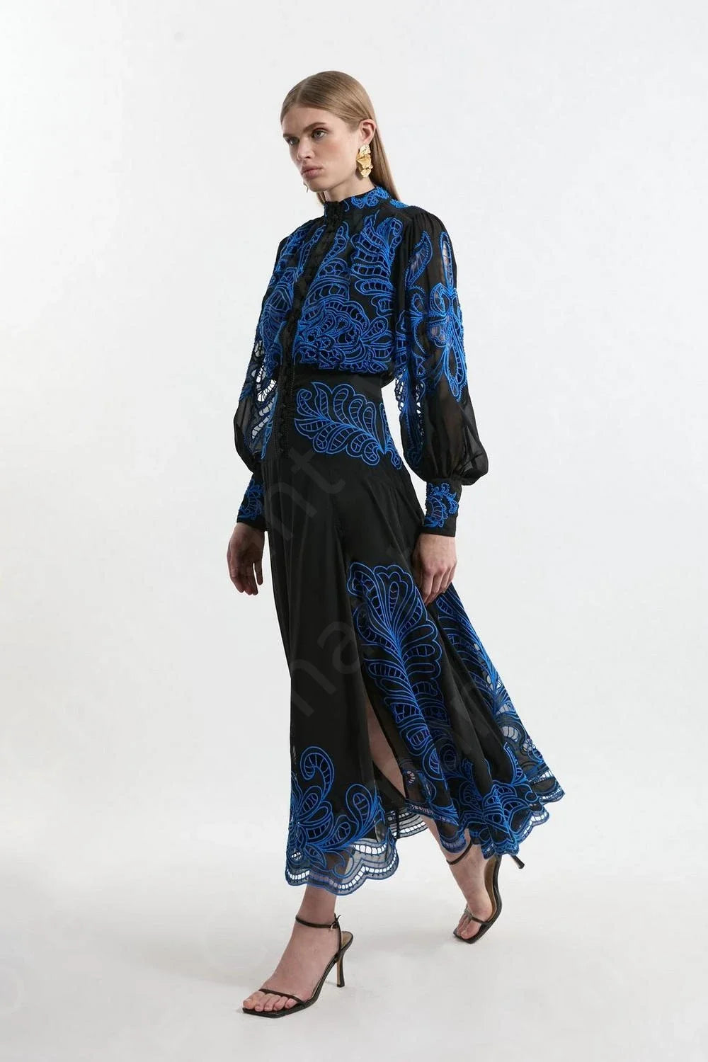 Customized Unique Black Prom Gowns Contrast Color Evening Dresses Lace Long Sleeves Wedding Party Gowns Tea Length Side Slit