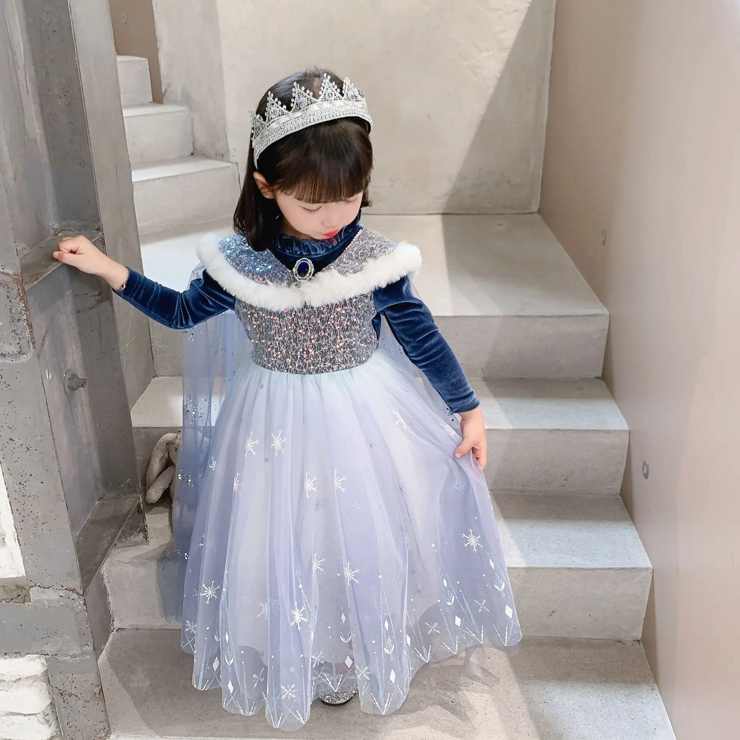 Girls' Spring 2026 New Velvet Elsa Frozen Princess Dress Kids Blue Cape 2 Piece Set Warm Dresses For Girl Party 3-9 Years Old ﻿