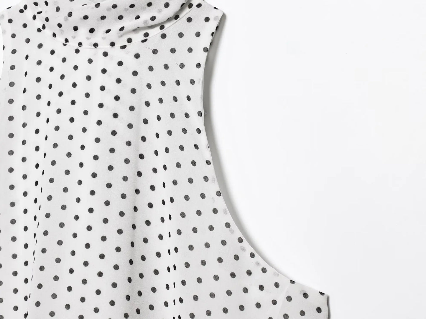 2025 Women Chic Sleeveless Bow Tied Polka Dots Print Chiffon Vest Blouse Camis Tank Lady Casual Halter Shirts Tops LS9263
