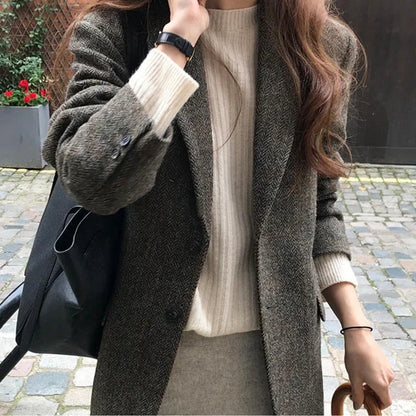 Korean Version Retro Women Long Sleeved Office Lady Short Blazer Coat 2025 Autumn Winter Single Breasted Vacation Tops Versatile