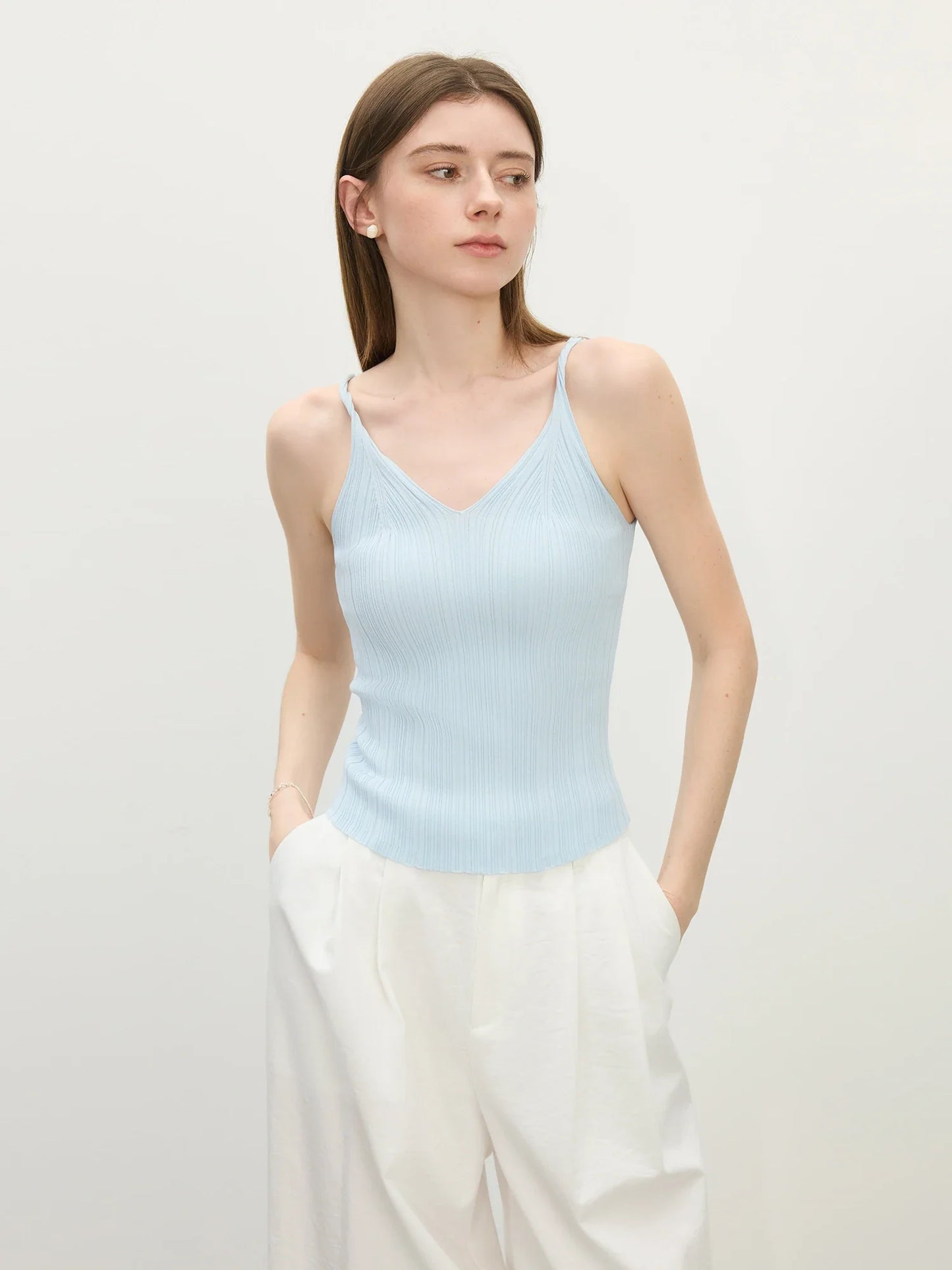 Chic Women Camis Base Layer Top Summer 2025 New Arrival V-Neck Sleeveless Tops Women Tees Summer Tanks Detailing 25FS12352