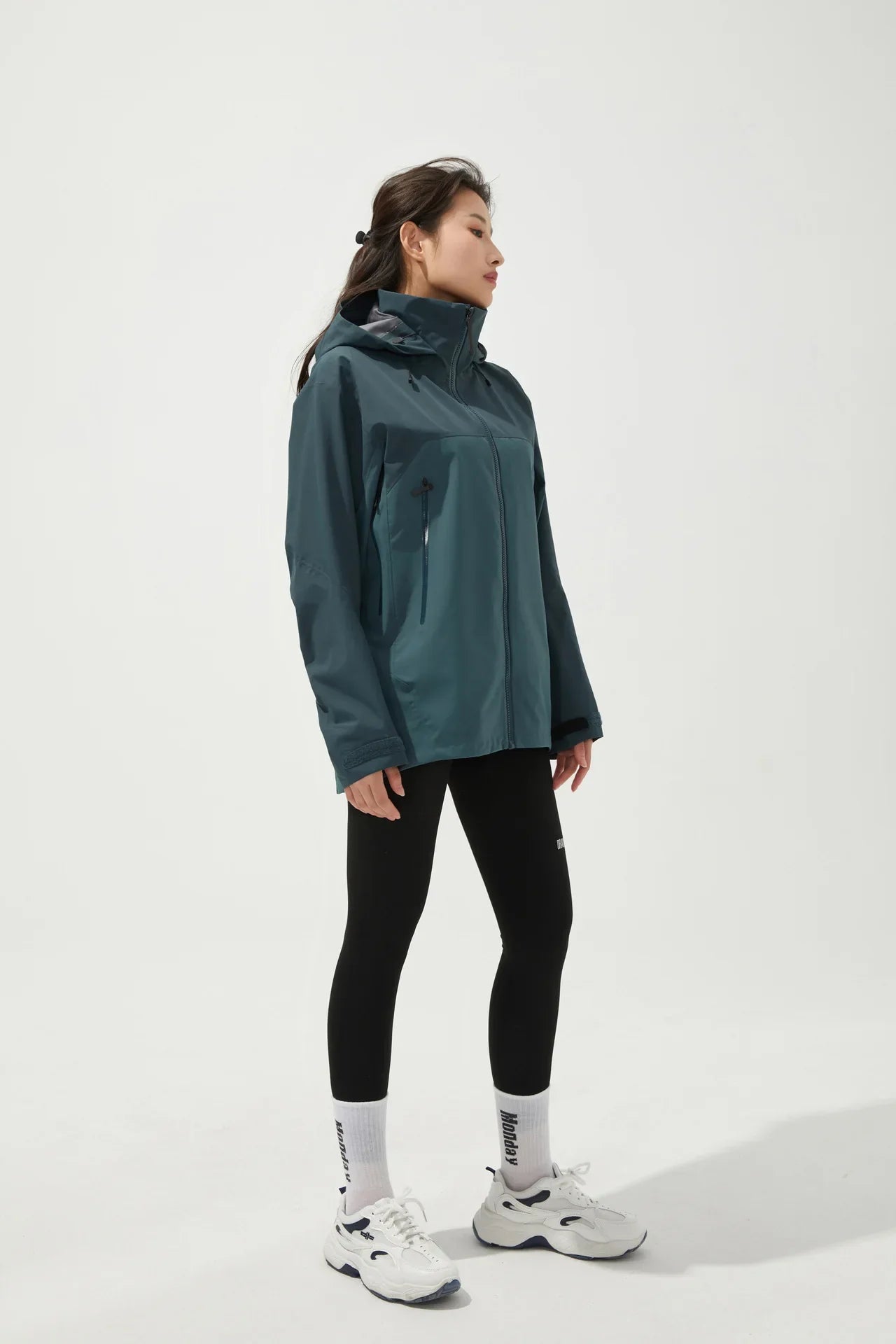 2026 Outdoor Men's and Women's, Fashionable, Windproof and Waterproof, Mountaineering, Breathable, Travel, Camping, Windbreaker