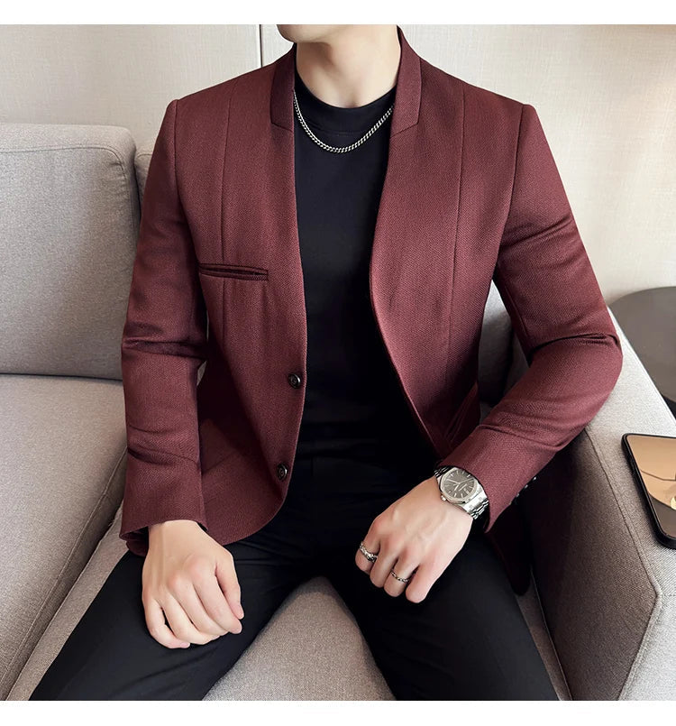 The new Chinese-style collarless suit is fashionable, handsome and versatile. It is a solid-color Korean-style fitted and fashio