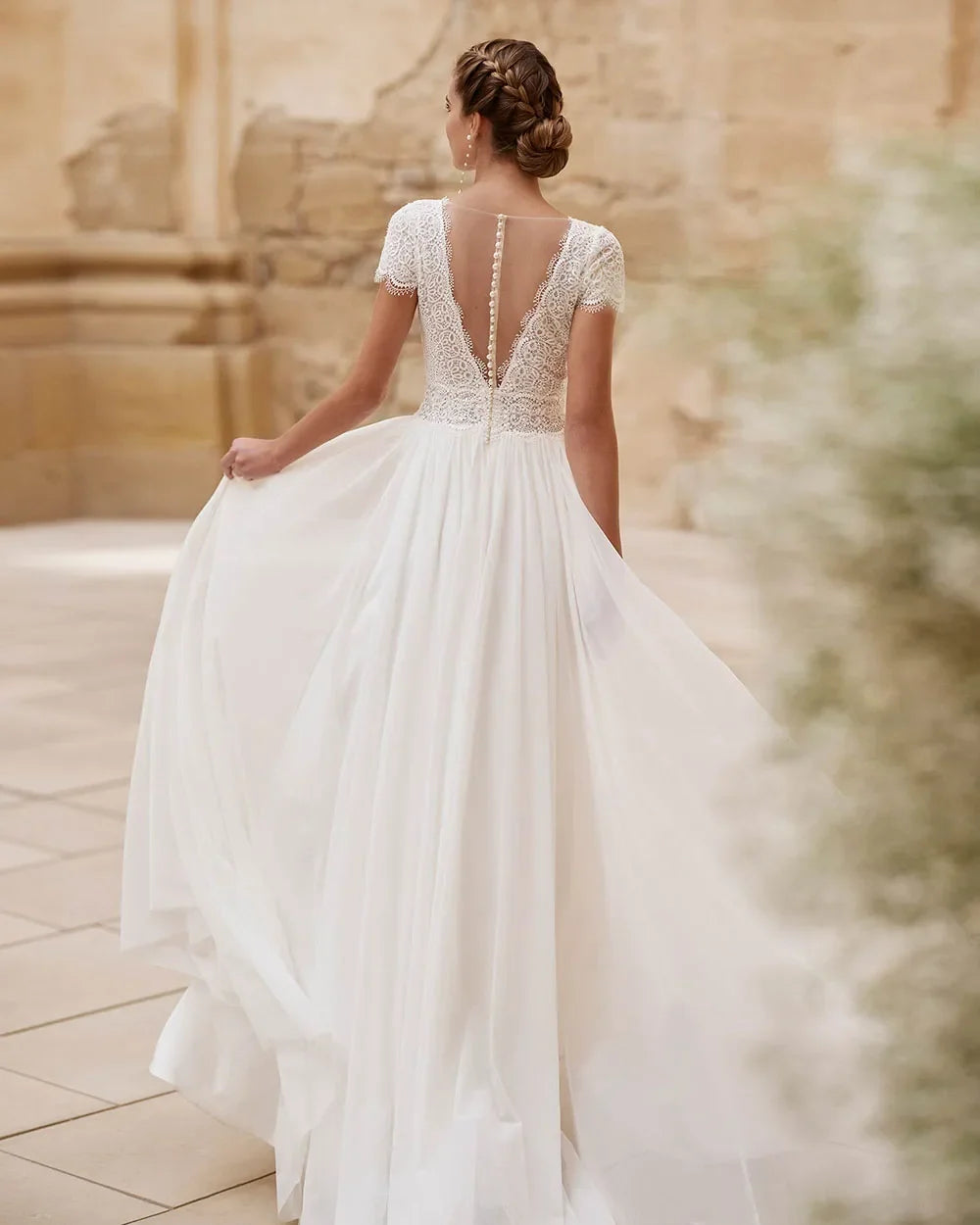 Customized Charming Lace Wedding Dresses Beach Bridal Gowns Boho Thigh Slit Bride Dresses Summer Wedding Gowns Short Sleeves