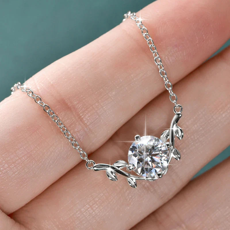 Exquisite Leaf Shape Pendant Necklace Certified 8MM Moissanite Diamond Necklaces for Women Neck Jewelry Accessories