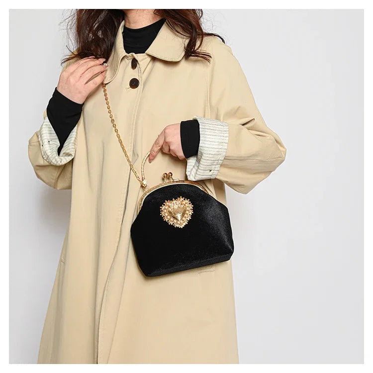 Chains Velvet Frame Heart Dinner Hand Bags Diamonds High Quality Shoulder and Crossbody Bags for Women 2024 Fashion Hot Sale