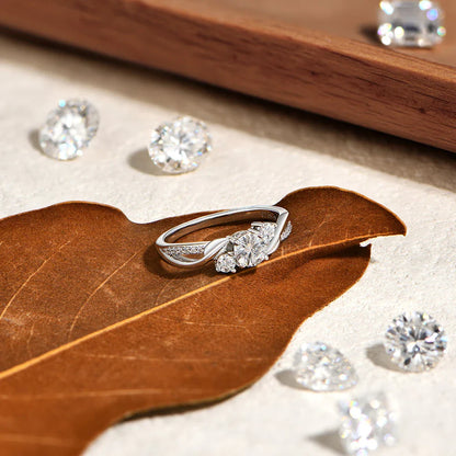 ATTAGEMS Bague trilogie en argent sterling 925 Moissanite Femme D VVS1 0.5CT Bague torsadée Scintillante Cadeau de fiançailles Bijoux fins