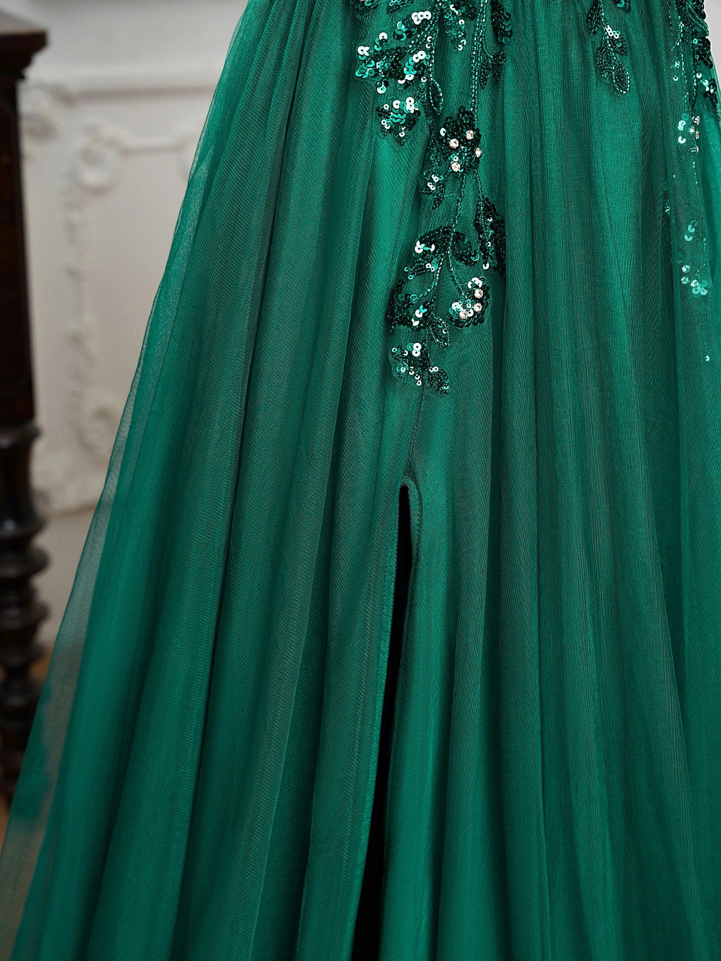 Sling Evening Dresses Sexy Spaghetti Straps V-Neck Illusion Sequins Appliques Prom Dress A-Line Train High Split Gowns