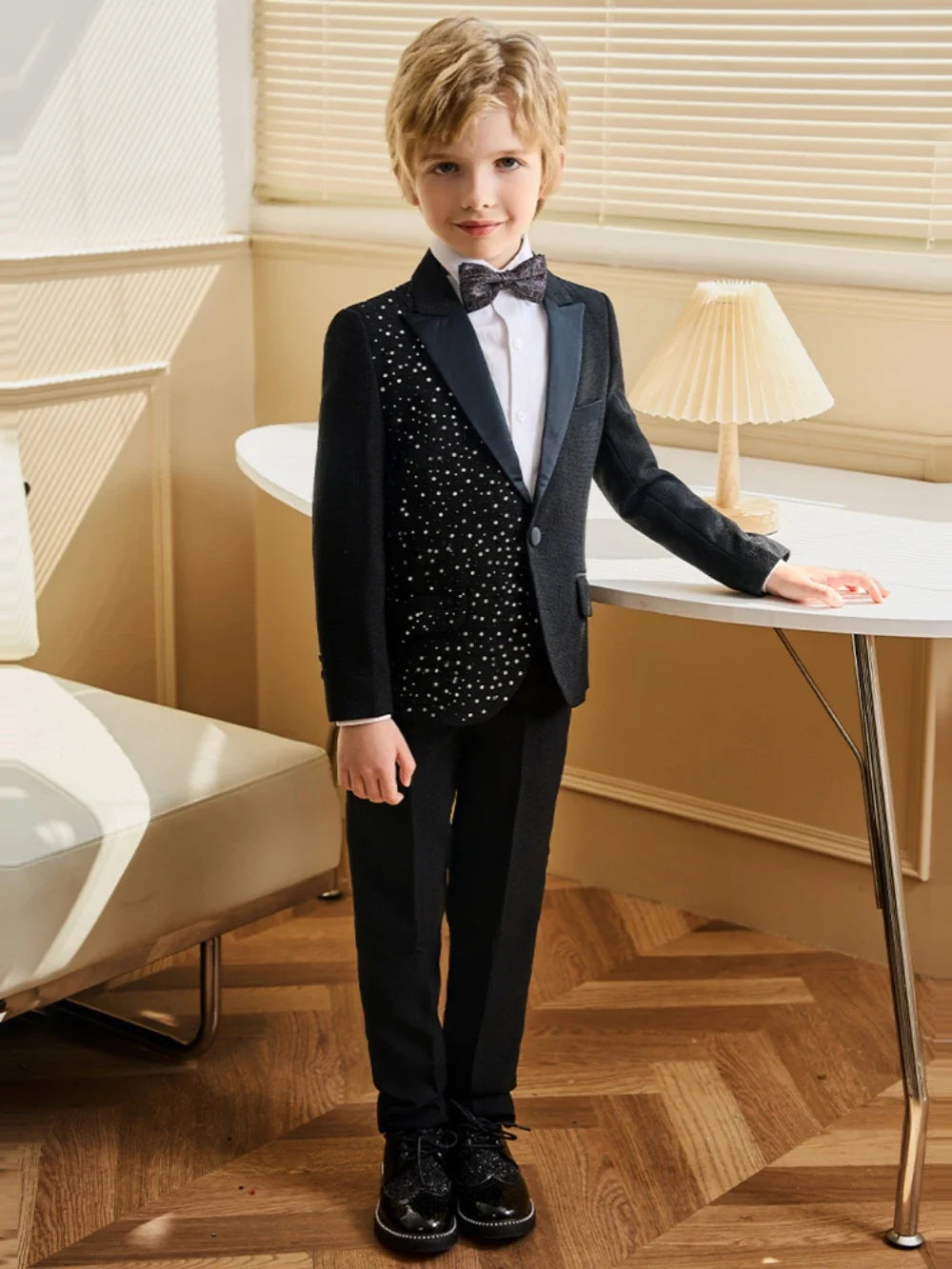 Exquisite Beaded Boys Suits 3 Pieces Jacket Pants Bow-tie Birthday Party Wear Handsome Kids Suit Set For Performance