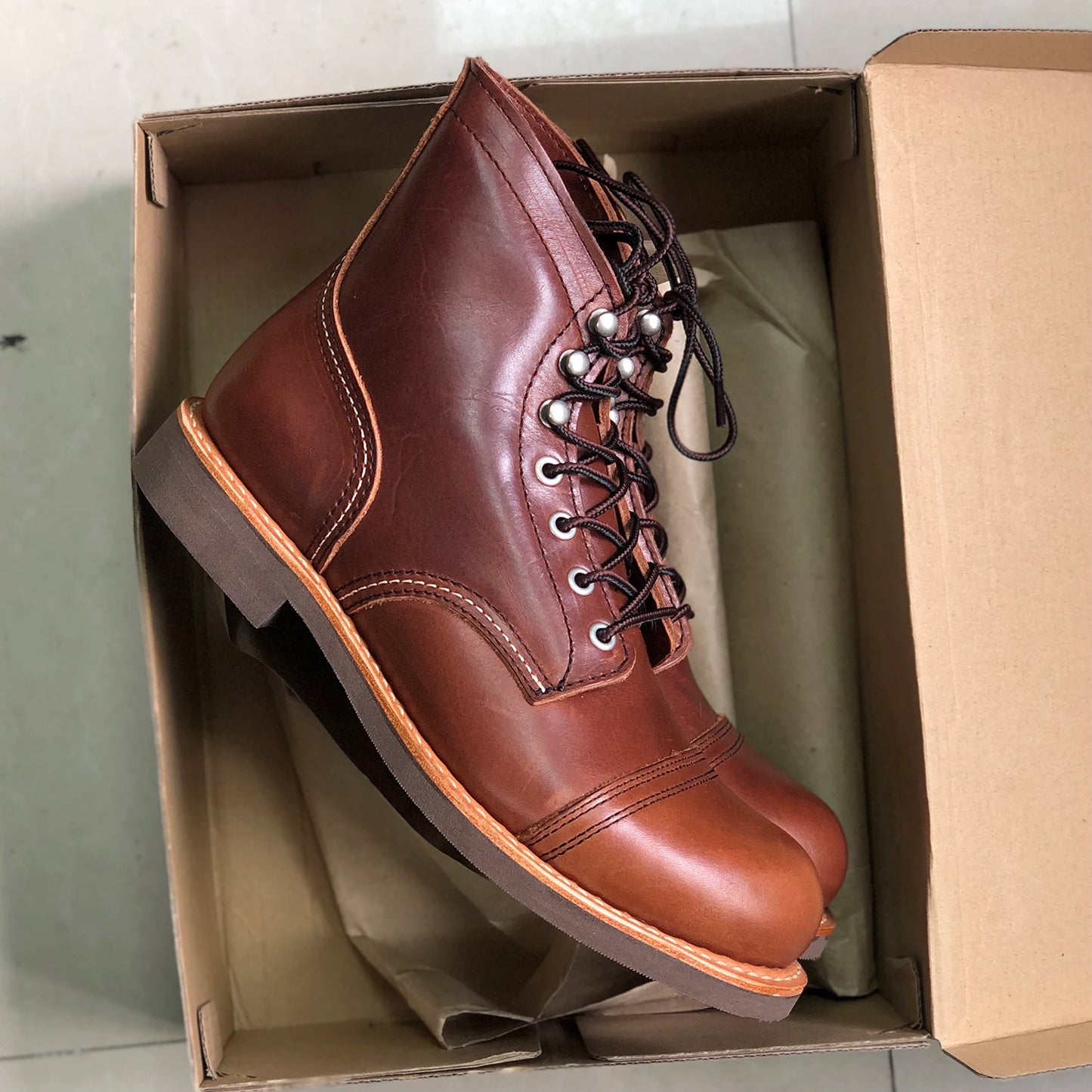 Durable Goodyear-Welted Motorcycle Rugged Heritage Boots Vintage Oil Genuine Leather 8111 Red Punk For Men Cowhide Mid-Cut Shoes
