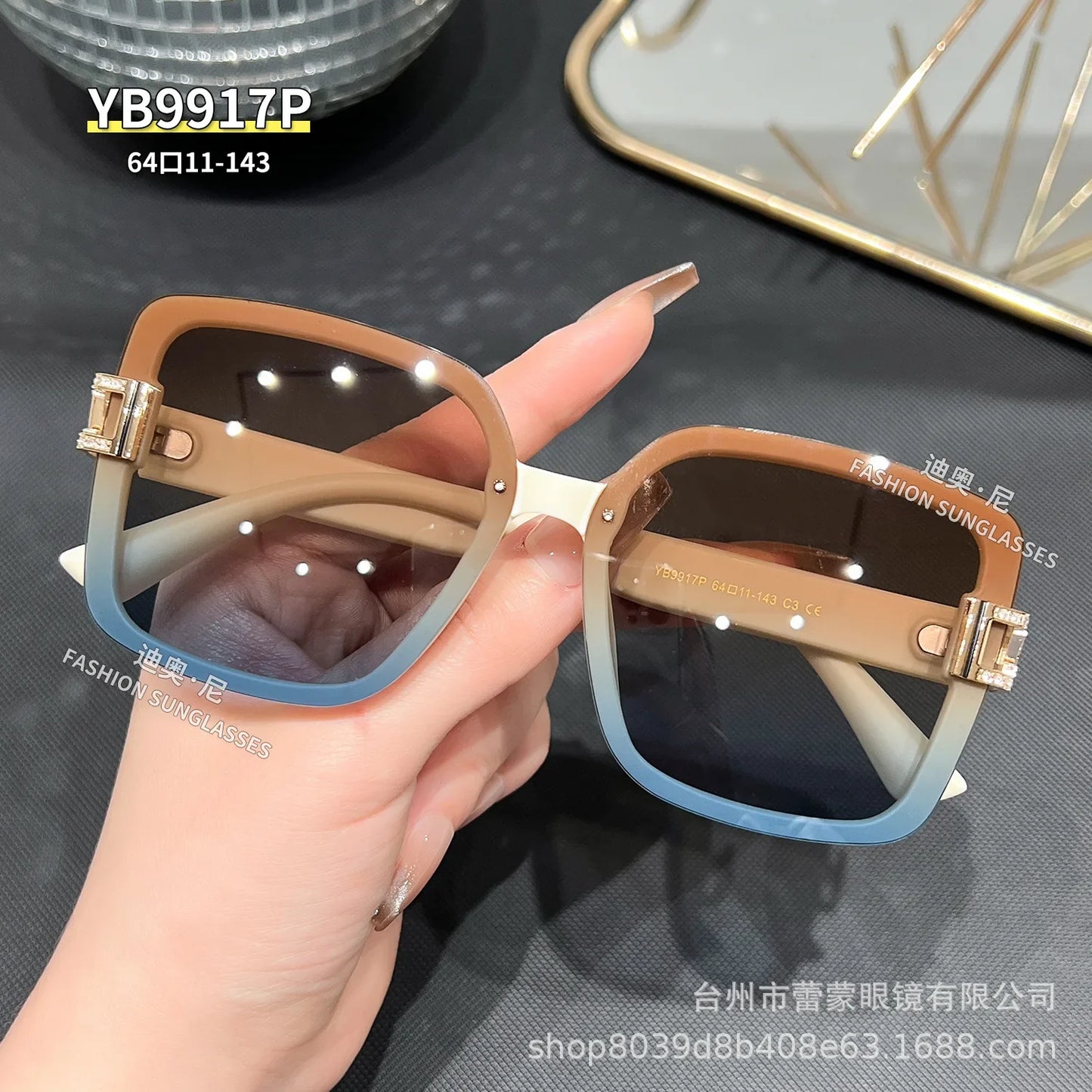 2025 Polarized Square Sunglasses Women Trendy Luxury Sun Glasses New Vintage Leather Print Glitter Eyewears UV400 Gafas De Sol