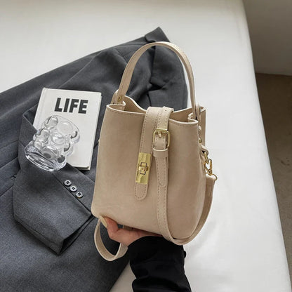 Retro small bag women 2024 new autumn/winter messenger bag fashion HOT portable bucket bag