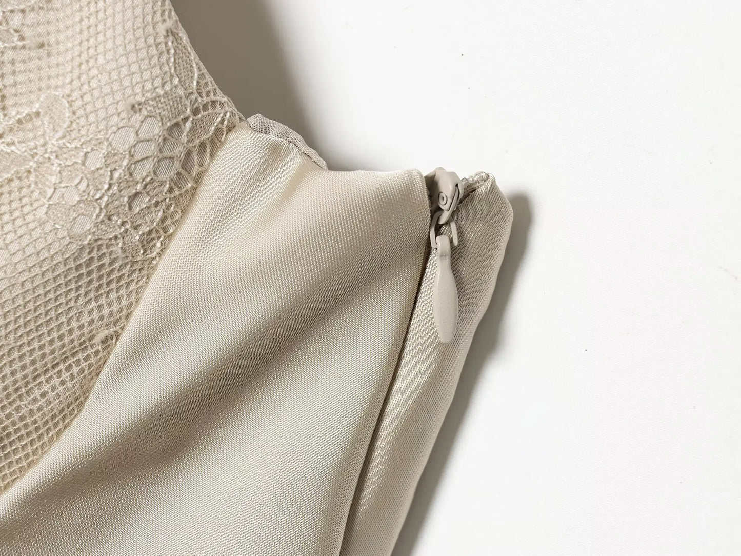 Elegant Women Lace Splice Sexy Satin Sling Tops 2026 Spring Summer Fashion Female V-Neck Backless Slimming Underwear Vest