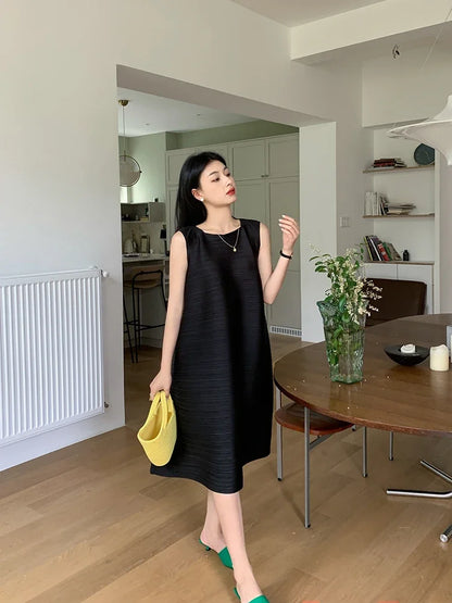 Miyake Pleated Women's Dresses Loose Plus Size High Quality Sense of Elegance Sleeveless Mid-length Skirt 2025 Spring New