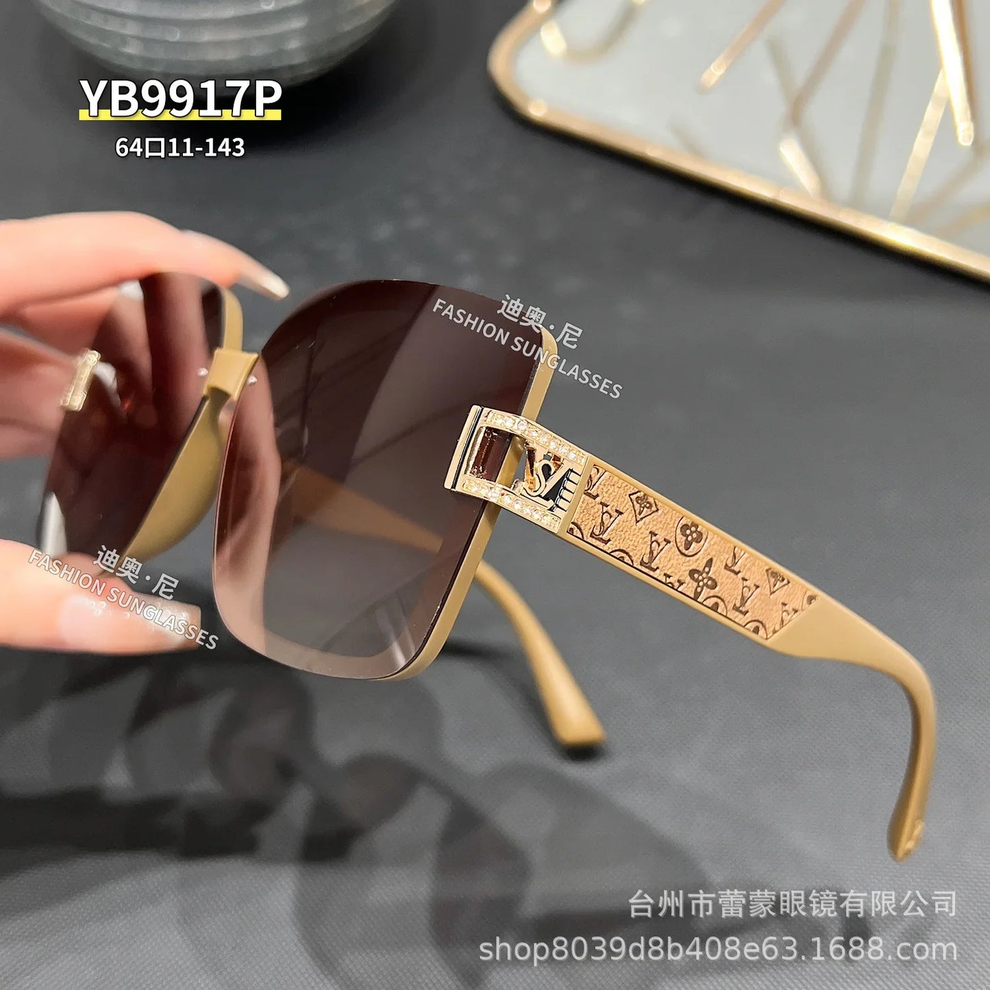 2025 Polarized Square Sunglasses Women Trendy Luxury Sun Glasses New Vintage Leather Print Glitter Eyewears UV400 Gafas De Sol