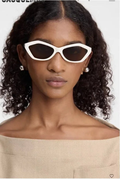 Fashion UV400 Cat Eye Sunglasses for Women Outdoor Stylish Retro Eyewear with Unique Temple Design Sun Glasses Gafas De Sol