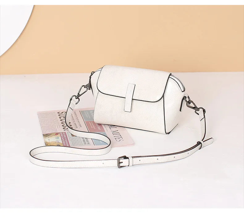 Oil Wax Cowhide Leather Cross Body Small Bag for Women Fashionable and Versatile Shoulder Shell Hand Bag Ladies Casual Phone Bag