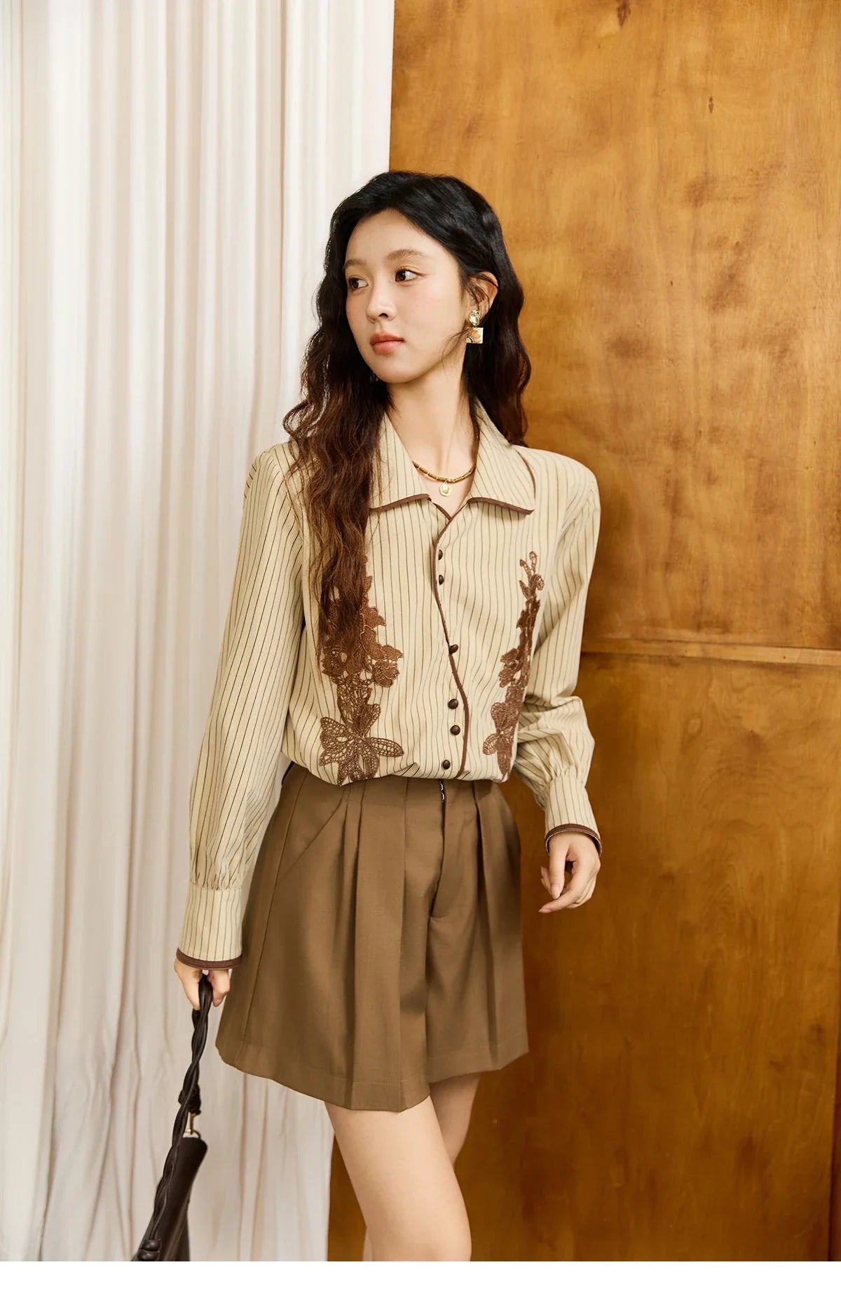 Khaki Brushed Striped Shirt 2025 Autumn Vintage Lace Embroidered Long Sleeved Shirts Asymmetric Placket Top MXE45C2402