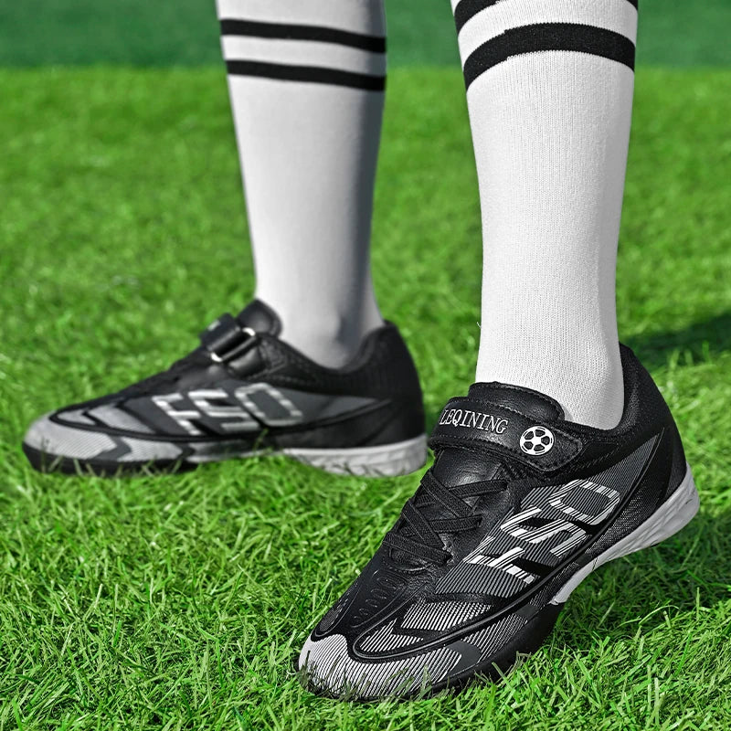 New Kid Football Boots Professional Match Match Boys Soccer Shoes Sports Shoes Non-Slip Sneakers Outdoor Comfortable Unisex