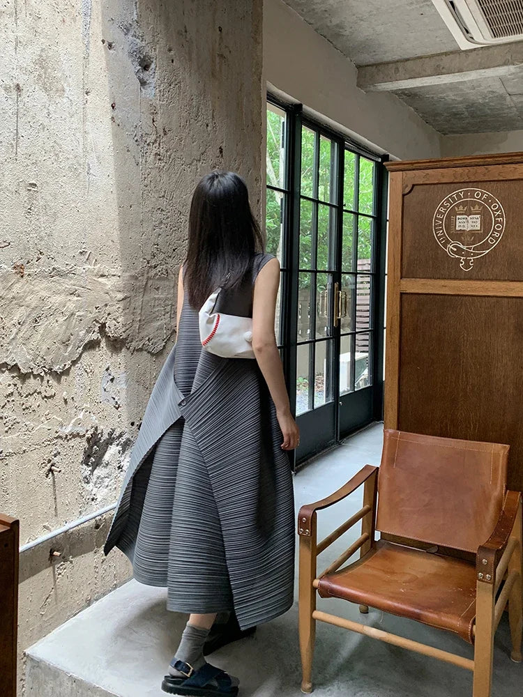 Miyake Pleated Women's Dresses Loose Plus Size High Quality Sense of Elegance Sleeveless Mid-length Skirt 2025 Spring New