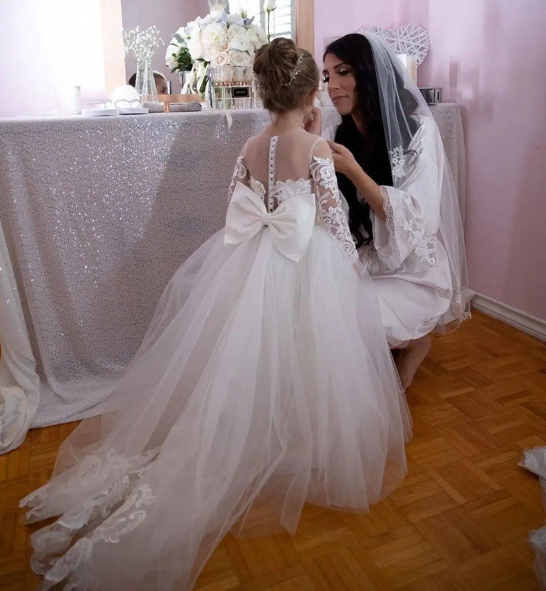 Cute Flower Girl Dresses for Wedding Big Bow Appliques Long Little Pageant Gowns Girls White Tulle First Communion Gowns